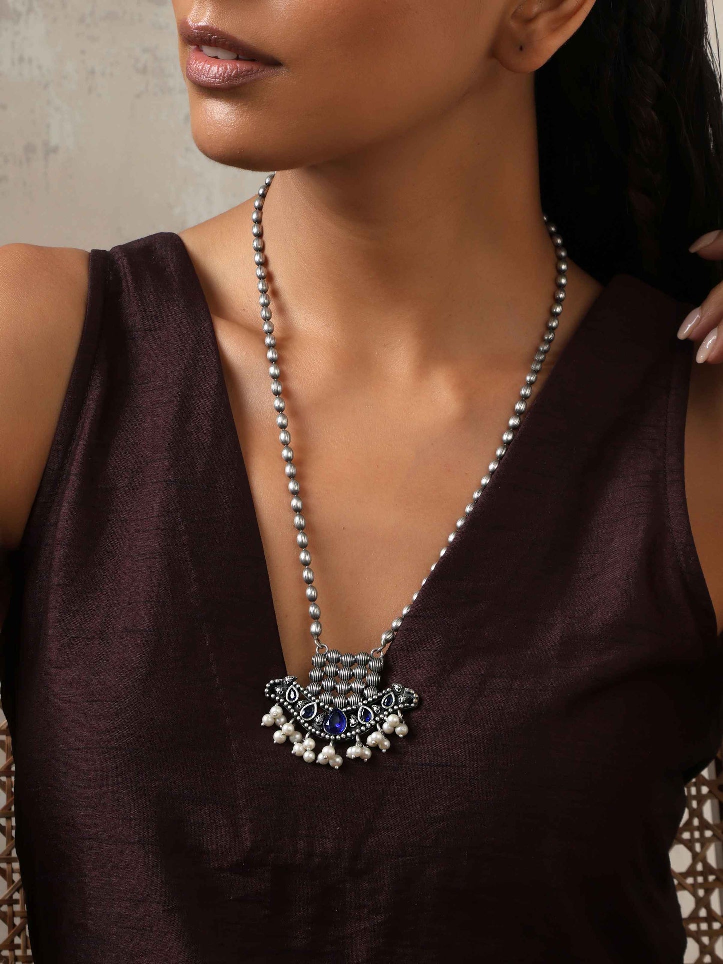 trueBrowns Silver Tone Blue Stone Pendant Chain
