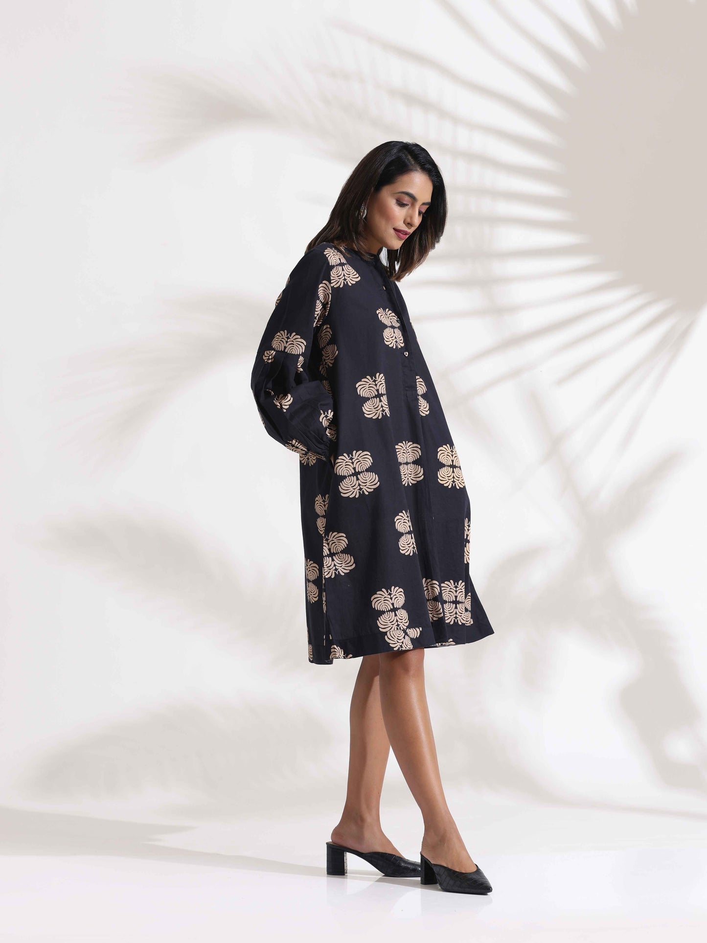 trueBrowns Black Cotton Print Short Dress