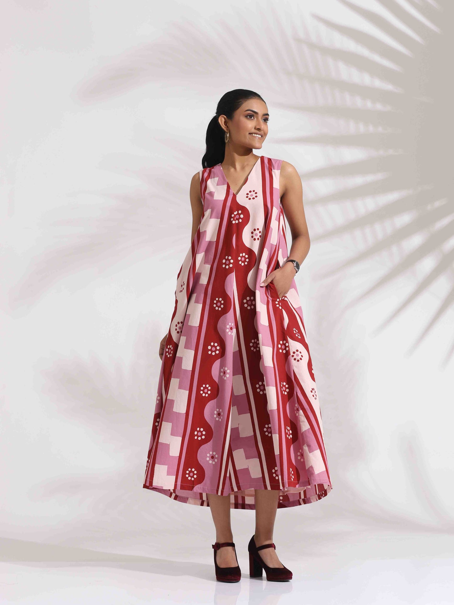 trueBrowns Pink Cotton Abstract Print Dress