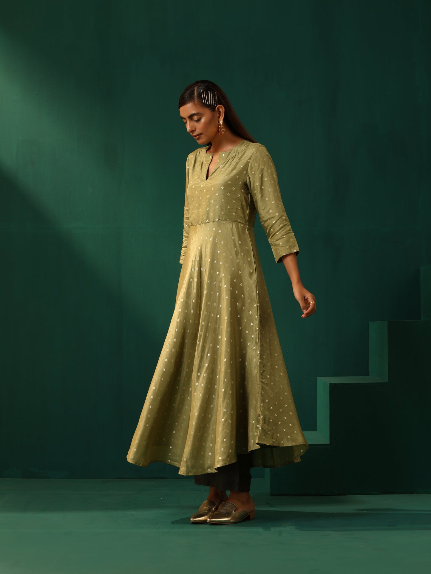trueBrowns Green Square Viscose Silk Flared Kurta Pant Set