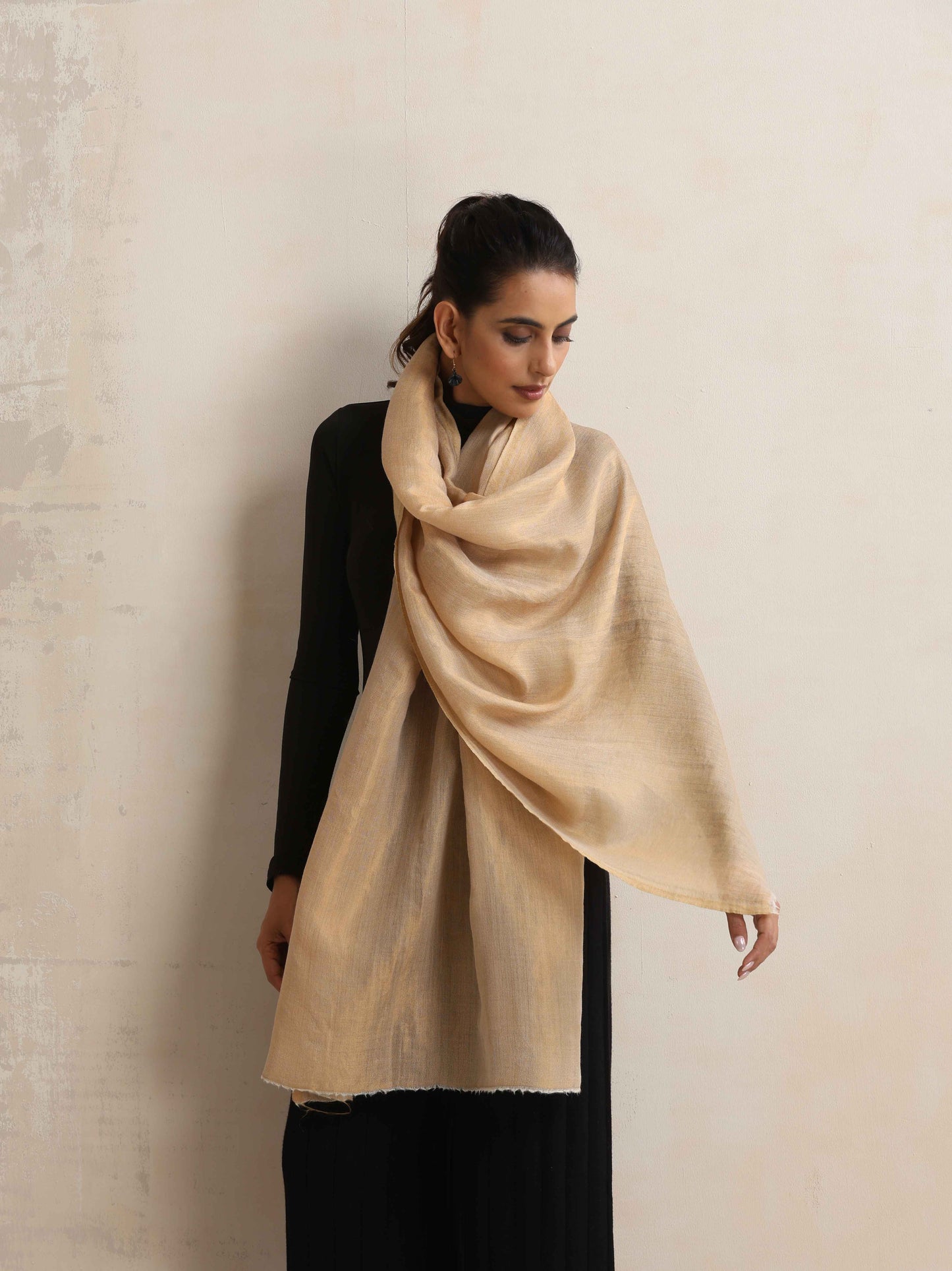 trueBrowns Beige Weave Stole