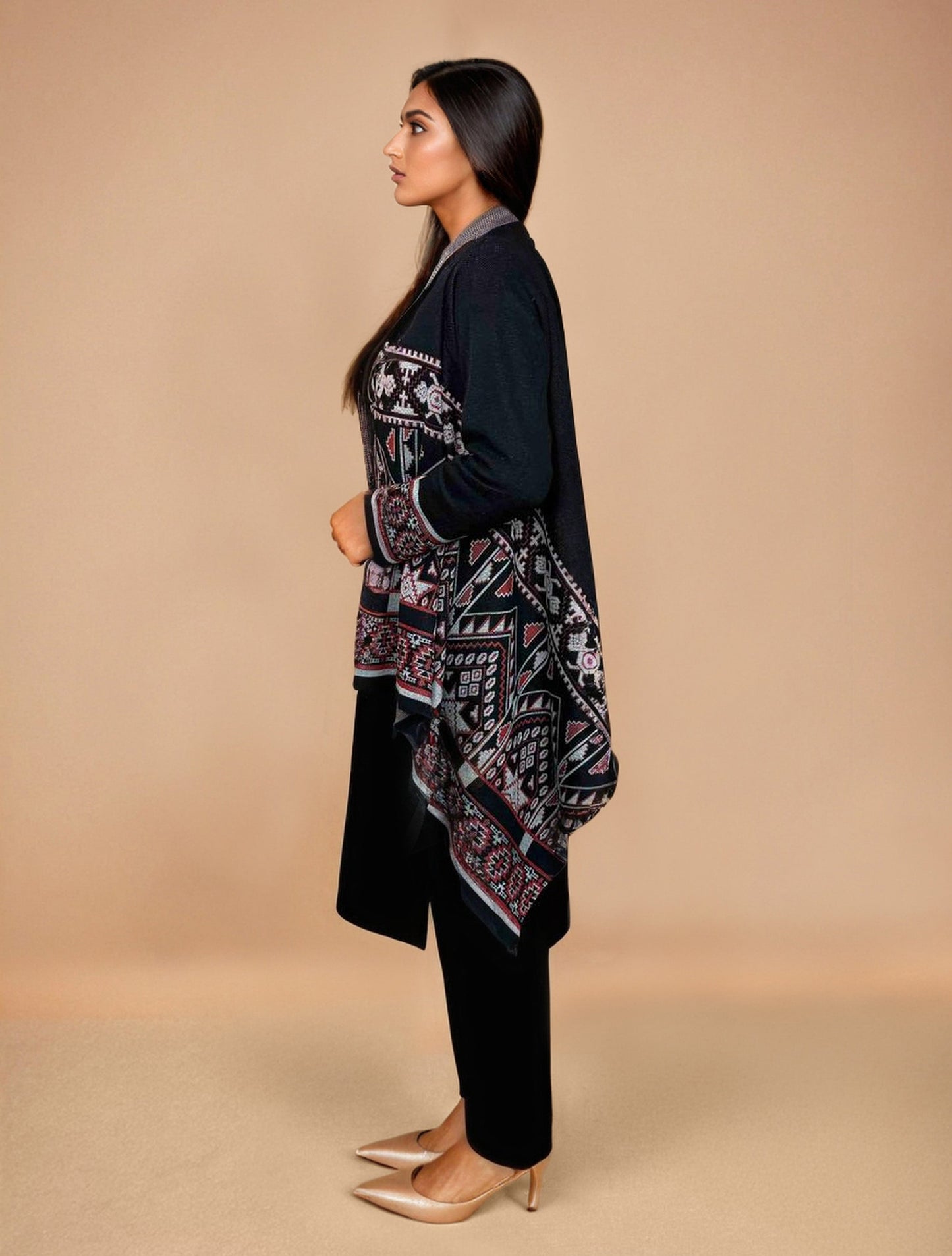 trueBrowns Black Woollen Geometric Kaftan Cape LP