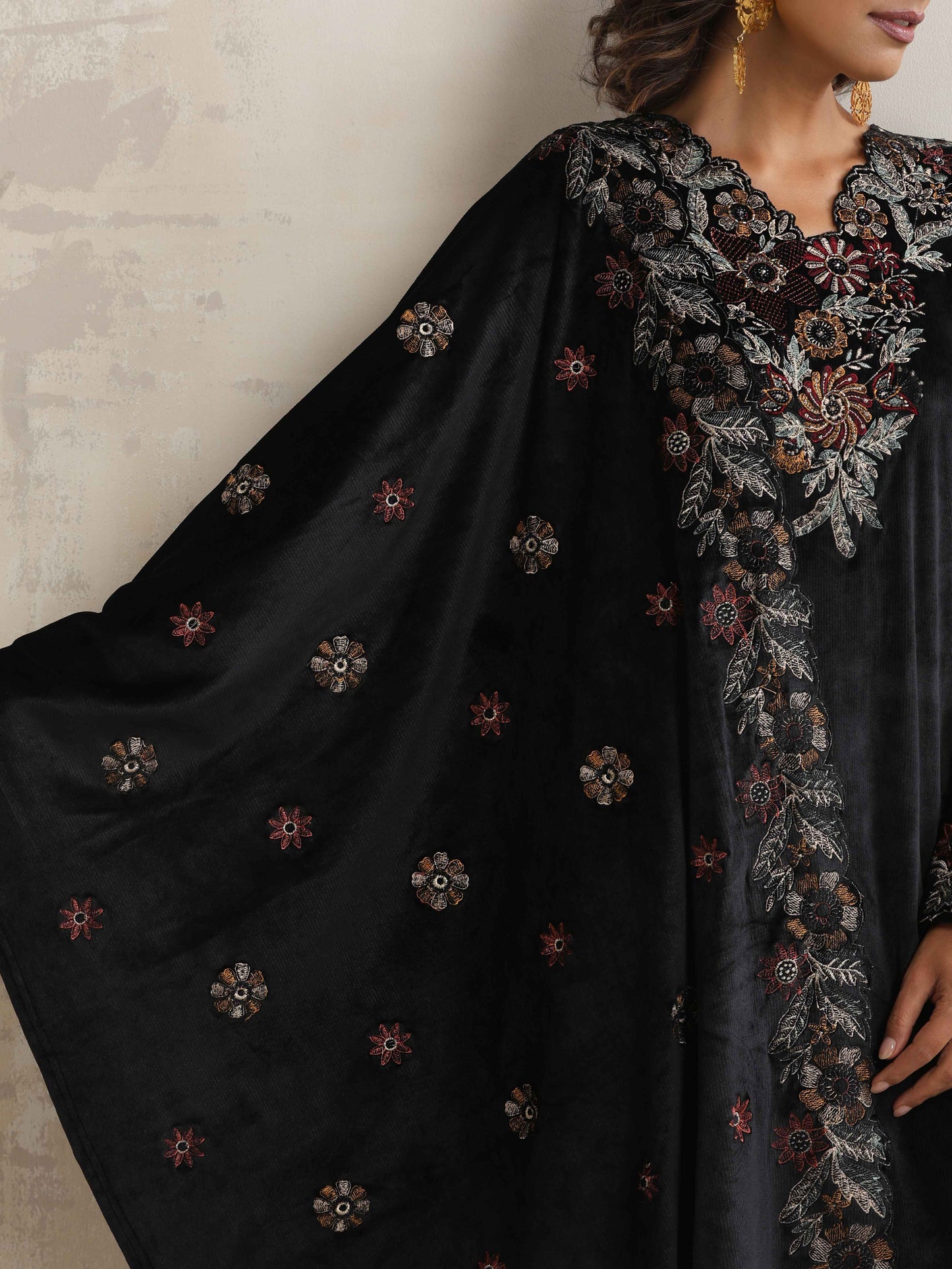 trueBrowns Black Velvet Floral Embroidered Kurta Pant Dupatta Set