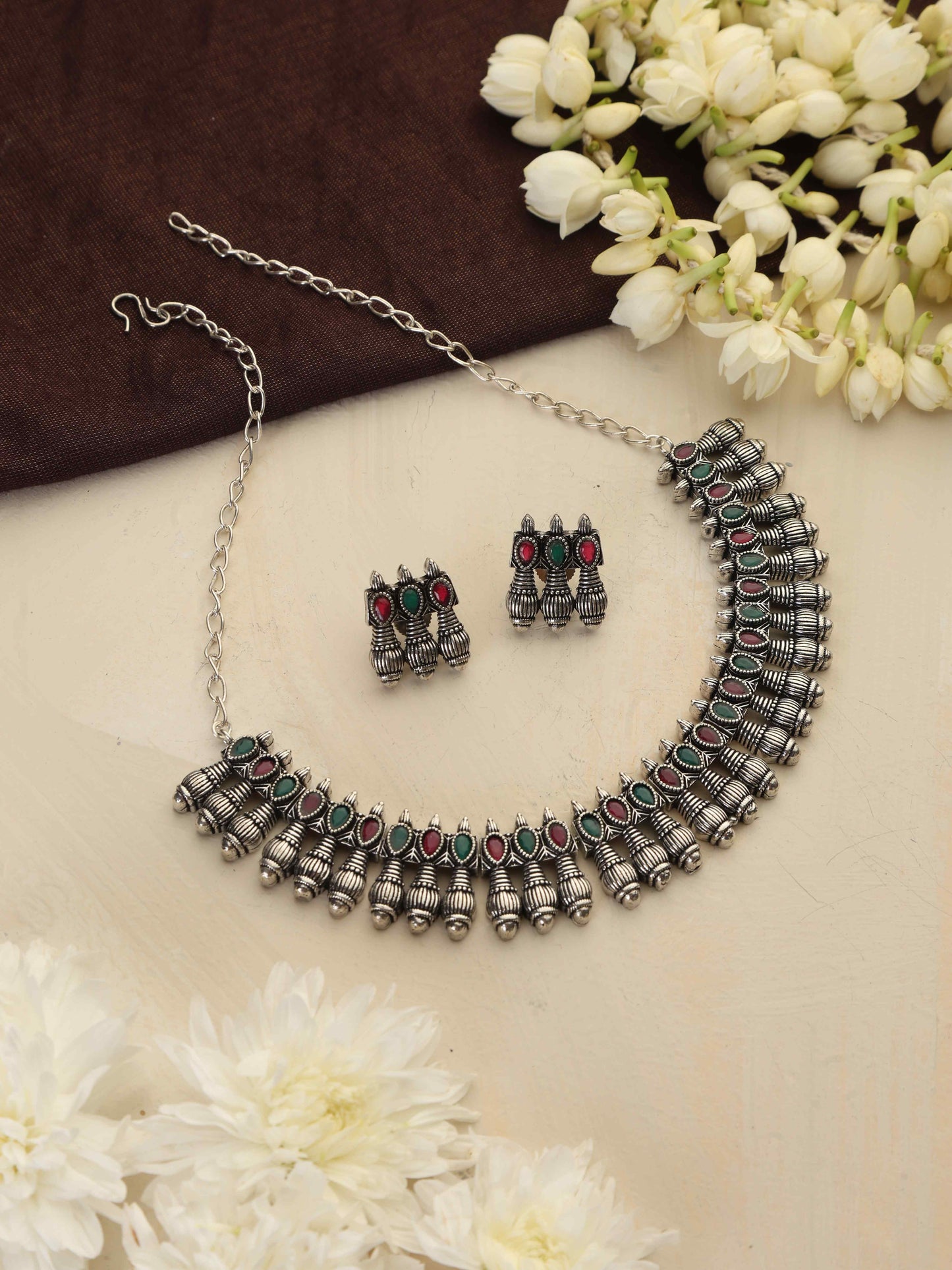 trueBrowns Silver Tone Necklace Set