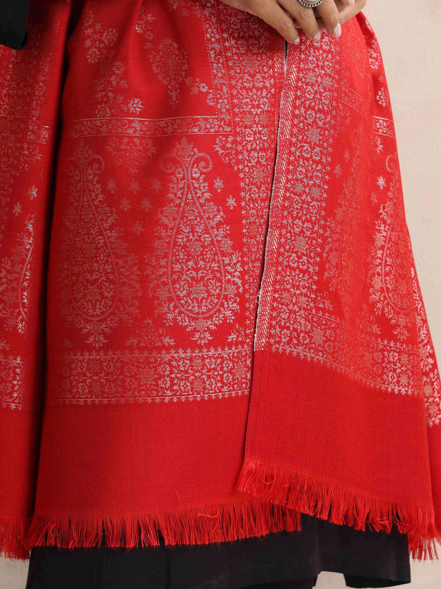 trueBrowns Red Woven Stole