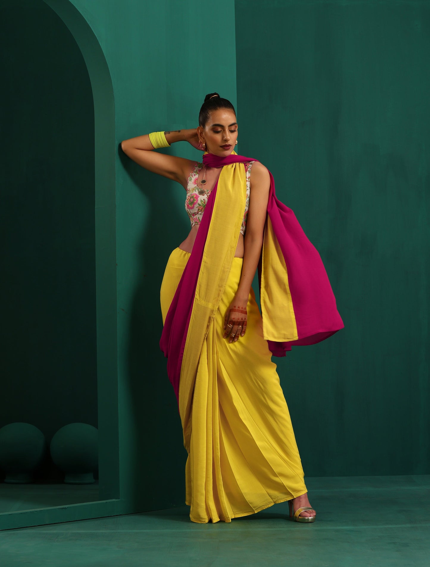 trueBrowns Lime Yellow Pink Muslin Silk Pre-Stitched Saree