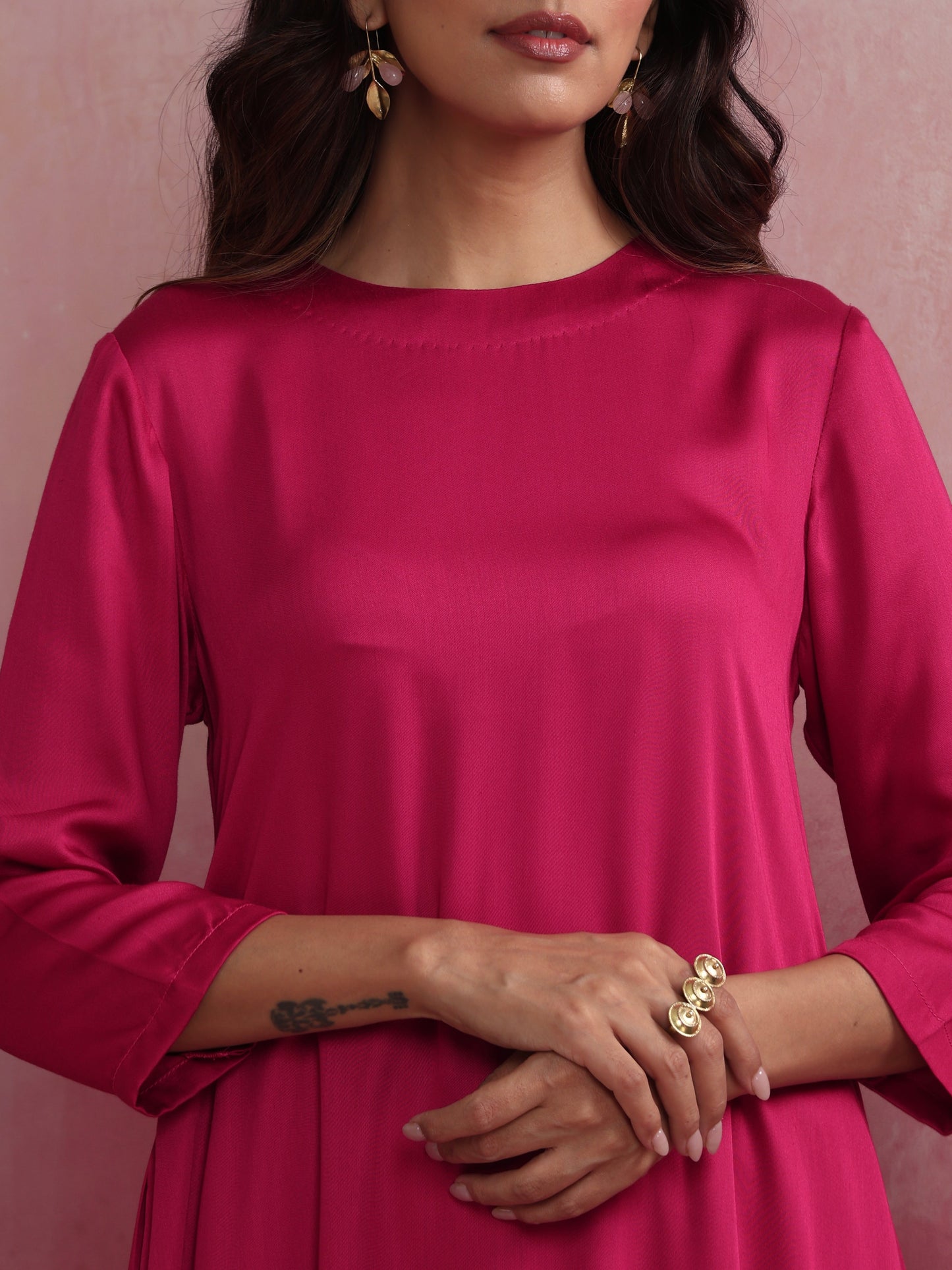 trueBrowns Magenta Highlow Modal Kurta Set