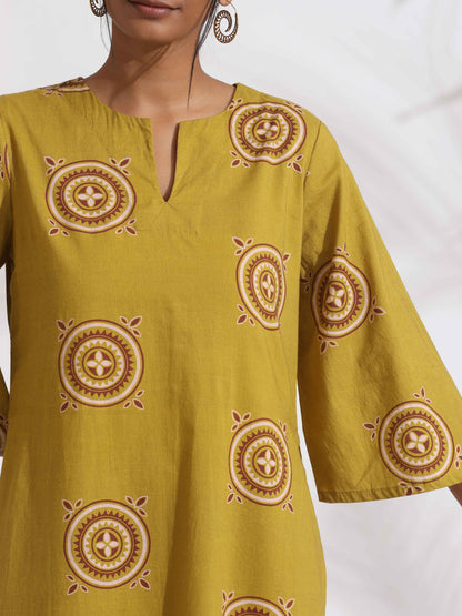 trueBrowns Green Cotton Print HighSlit Kurta Set