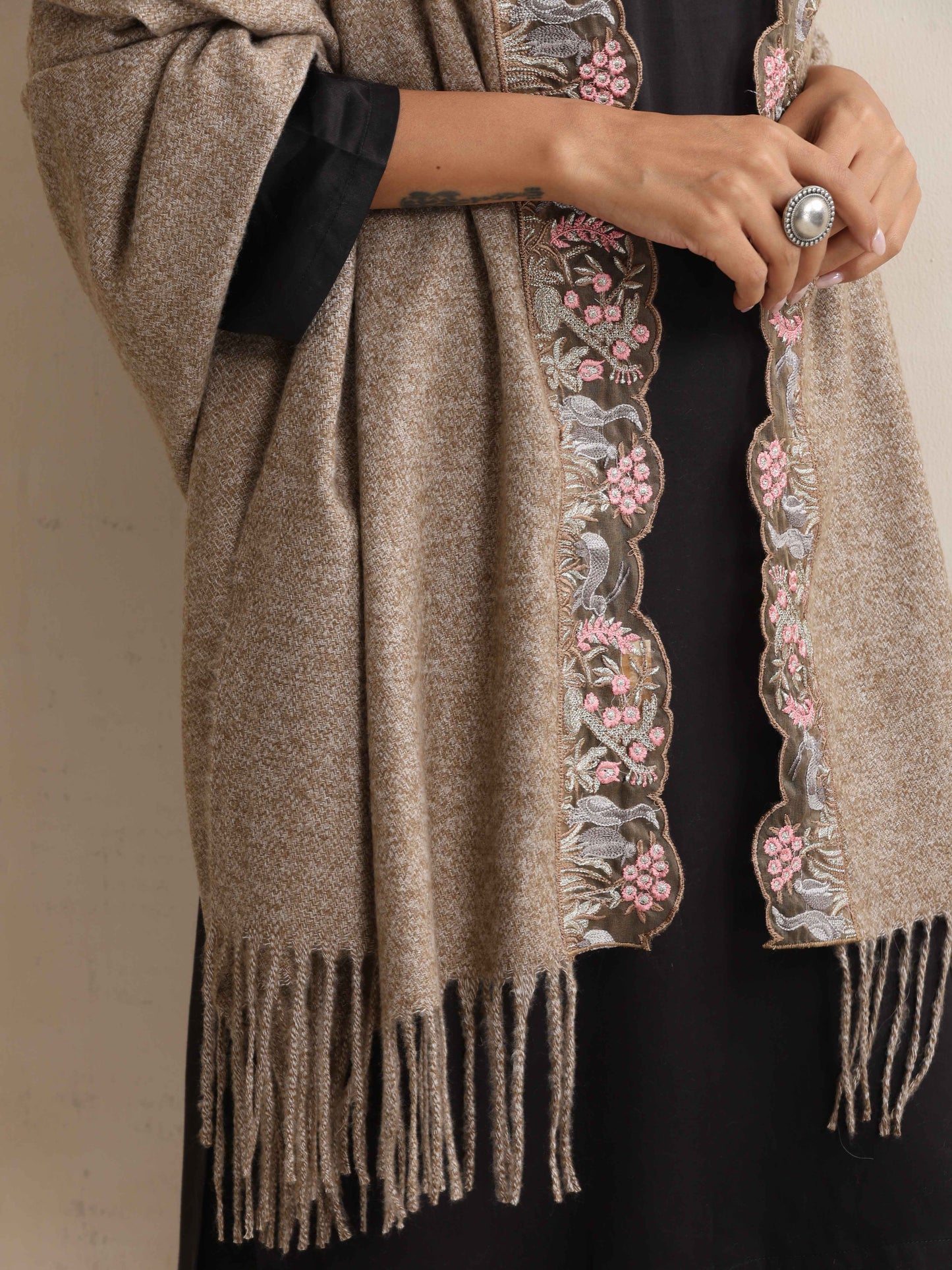 trueBrowns Beige Embroidered Stole