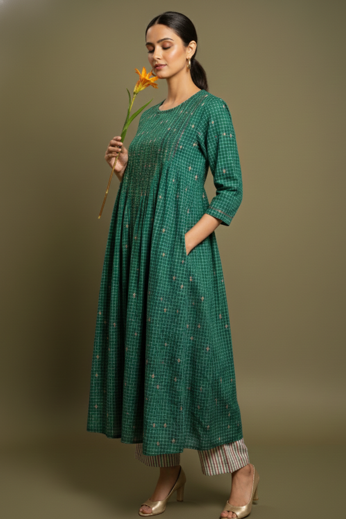 Emerald Pin Bloom Cotton Kurta Top With Pintuck Mc