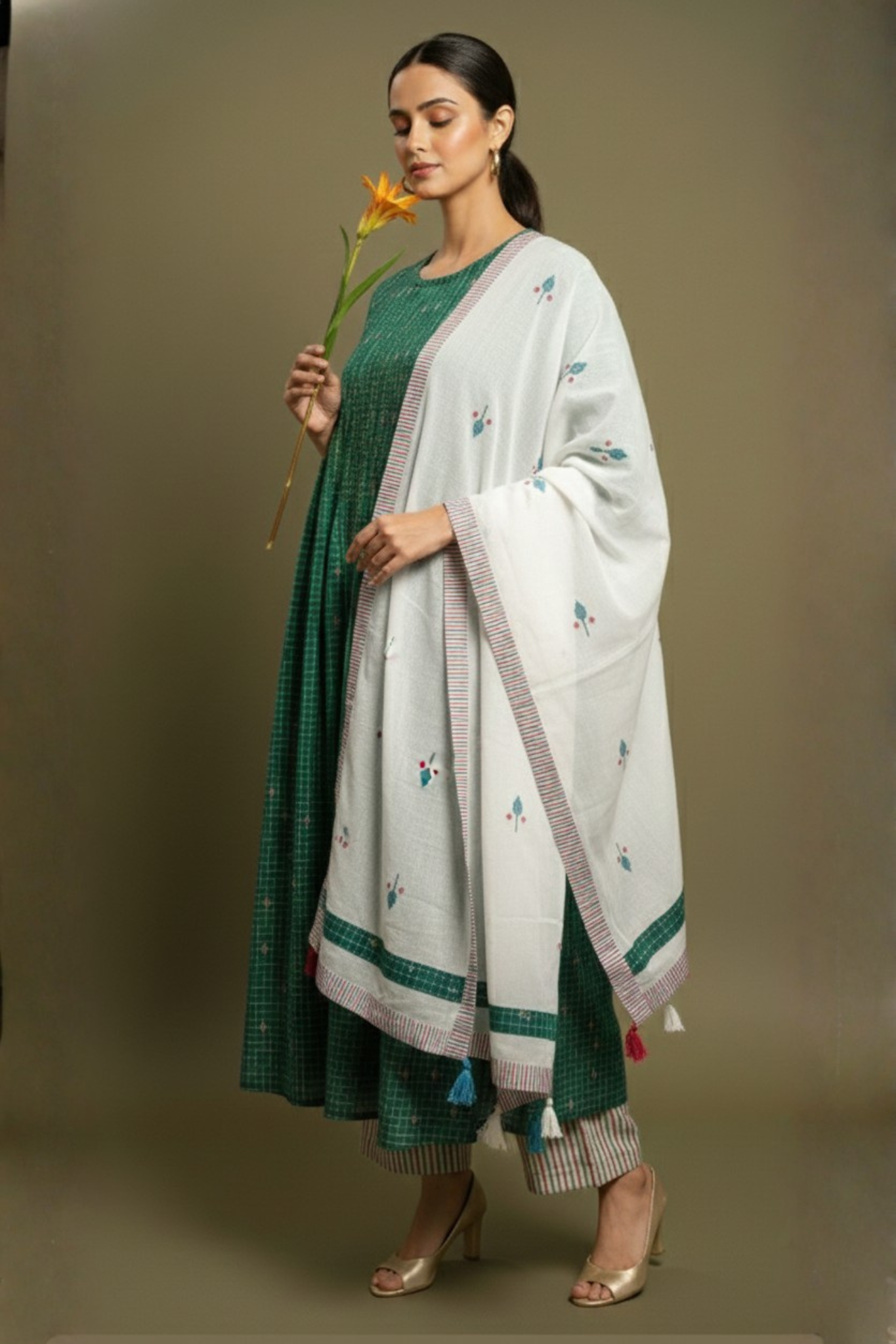 Emerald Pin Bloom Cotton Kurta Top With Pintuck Mc