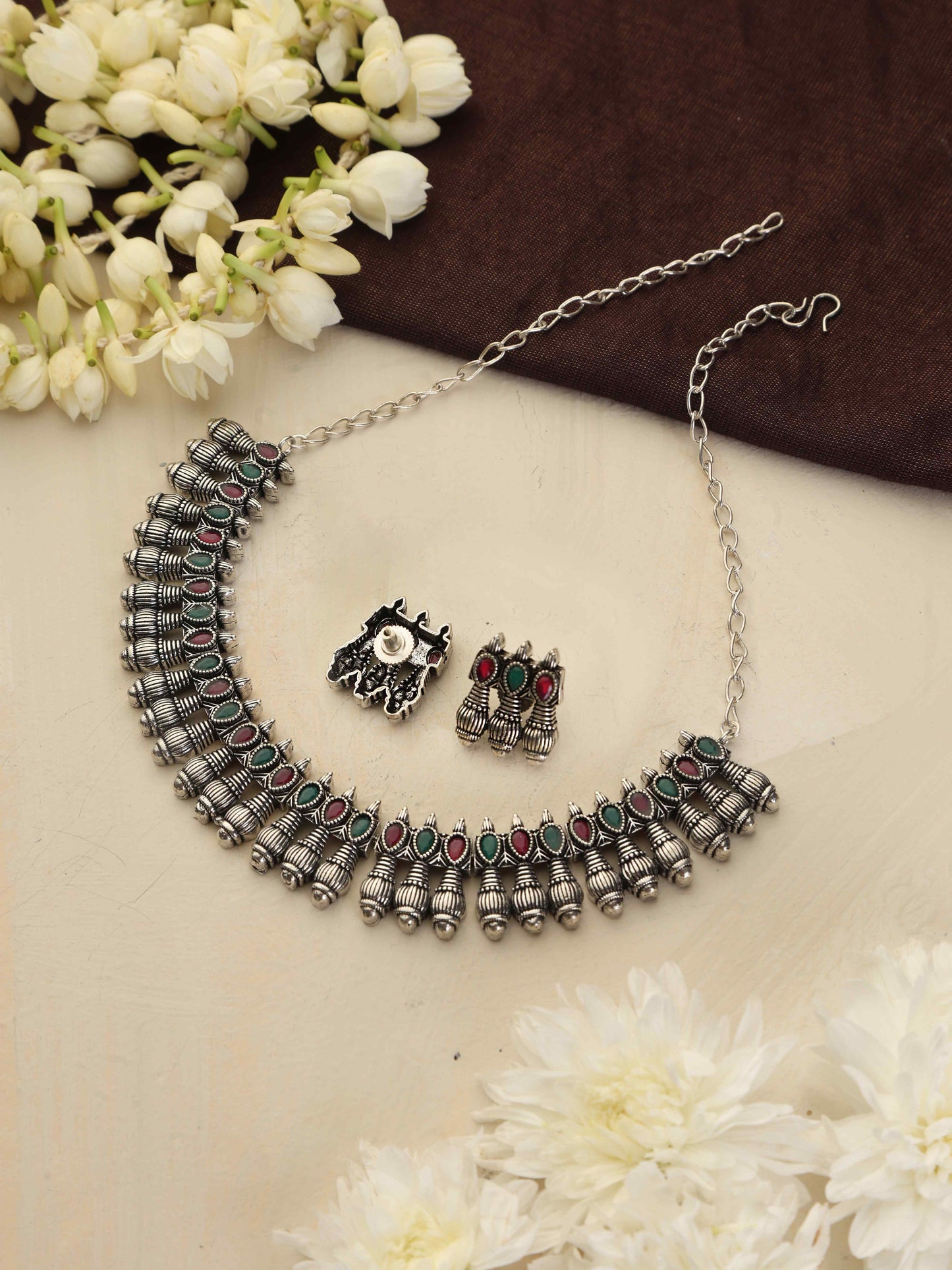 trueBrowns Silver Tone Necklace Set