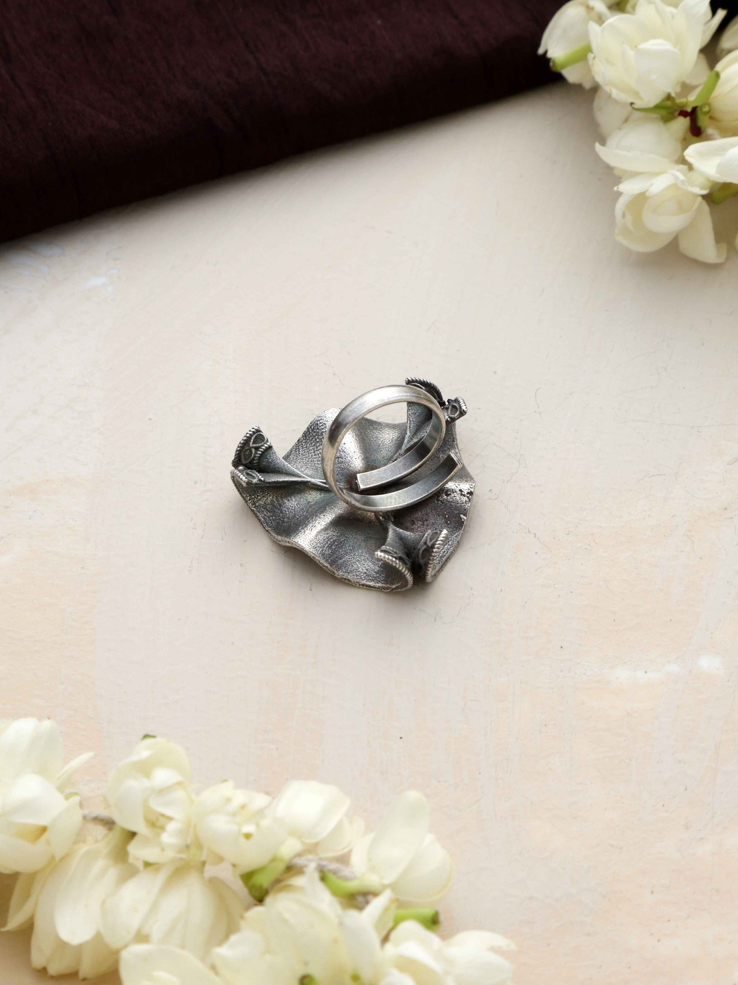 trueBrowns Silver Tone Floral Petal Ring