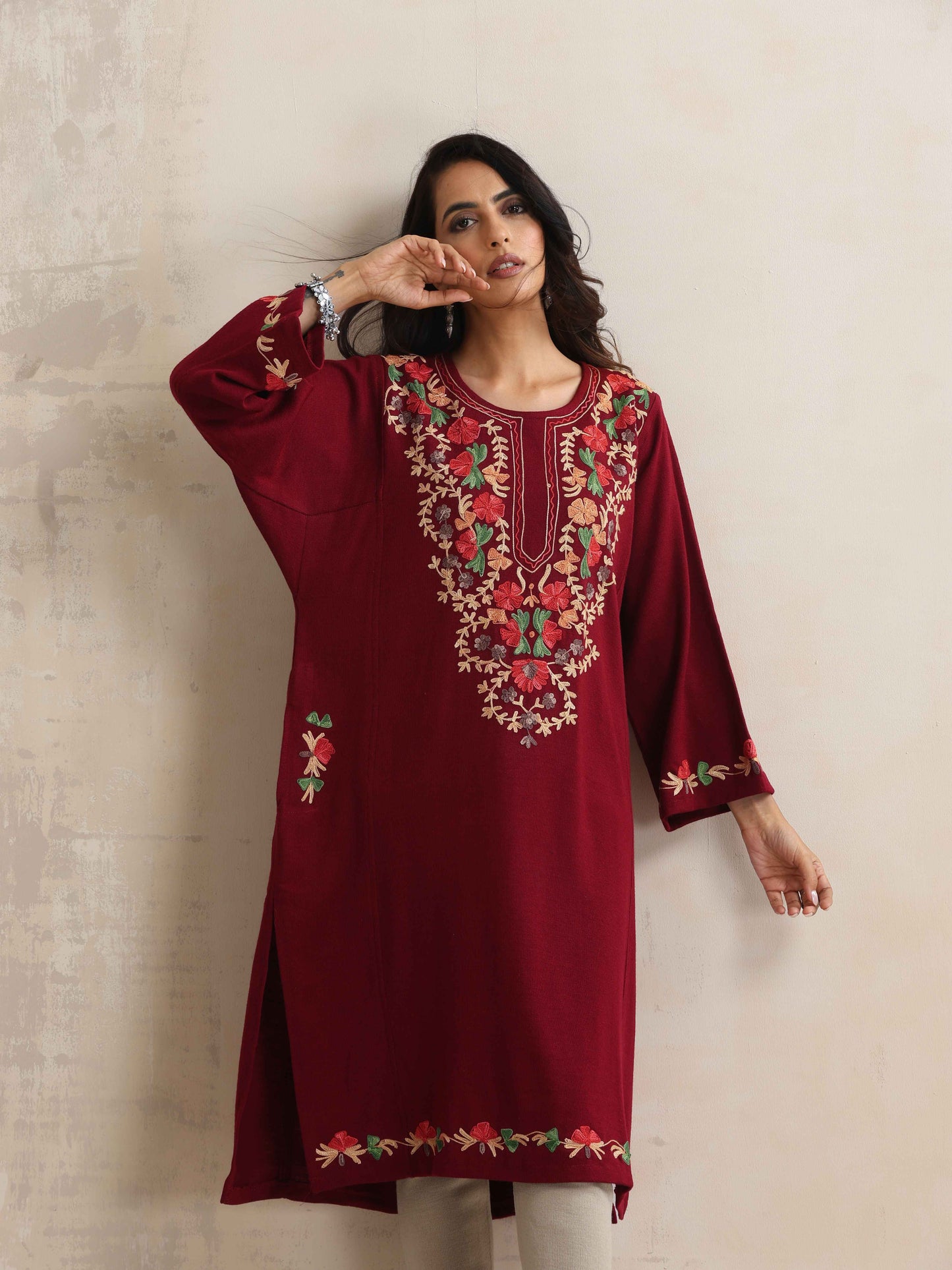 trueBrowns Maroon Kashmiri Embroidered Woollen Phiran Kurta