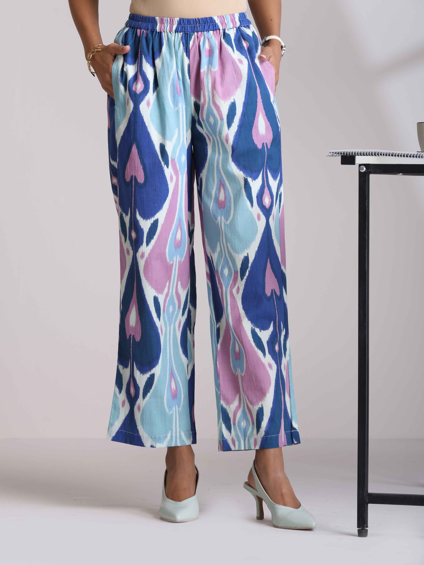 trueBrowns Blue Cotton Ikat V-neck Co-ord Set