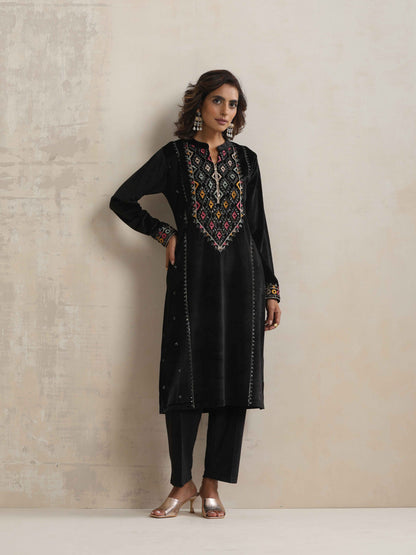 trueBrowns Black Velvet Geometric Embroidered Kurta Pant Dupatta Set