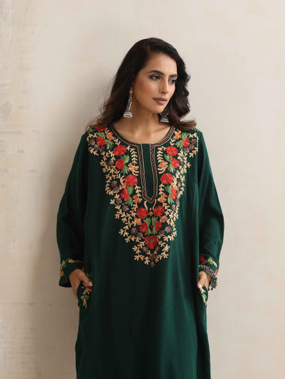trueBrowns Green Kashmiri Floral Embroidered Woollen Phiran Kurta