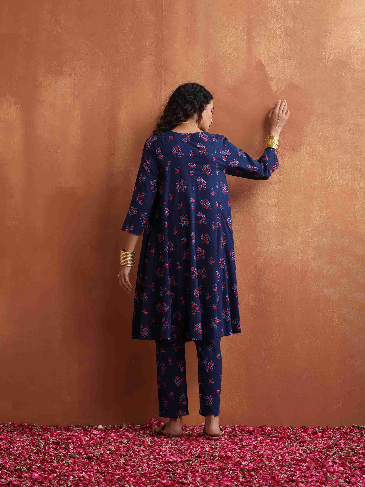 trueBrowns Blue Floral Print Flared Anarkali Kurta Co-ord Set