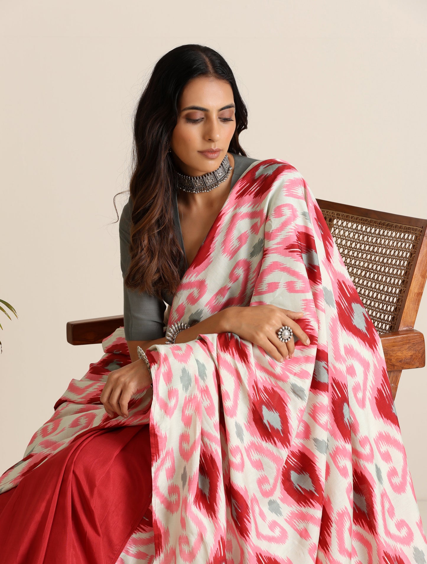 trueBrowns Maroon Grey Muslin Ikat Ready to Wear Saree