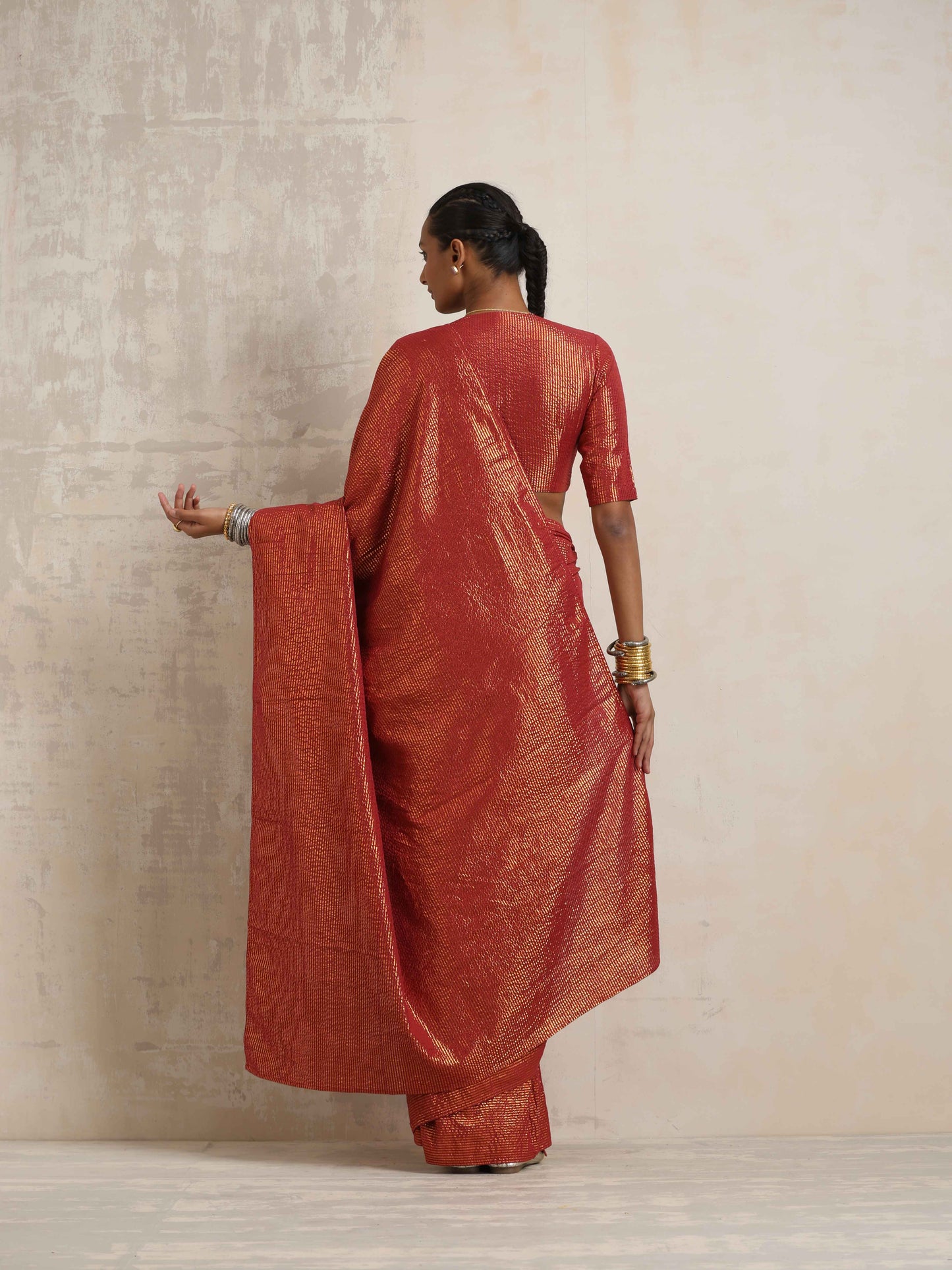 trueBrowns Maroon Gold Metallic Ready To Wear Saree