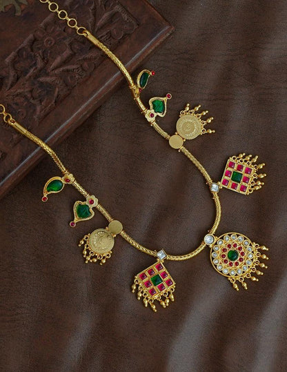 Kemp Stone Kaashu Coin & Palakka Traditional Necklace(Arya Maala)