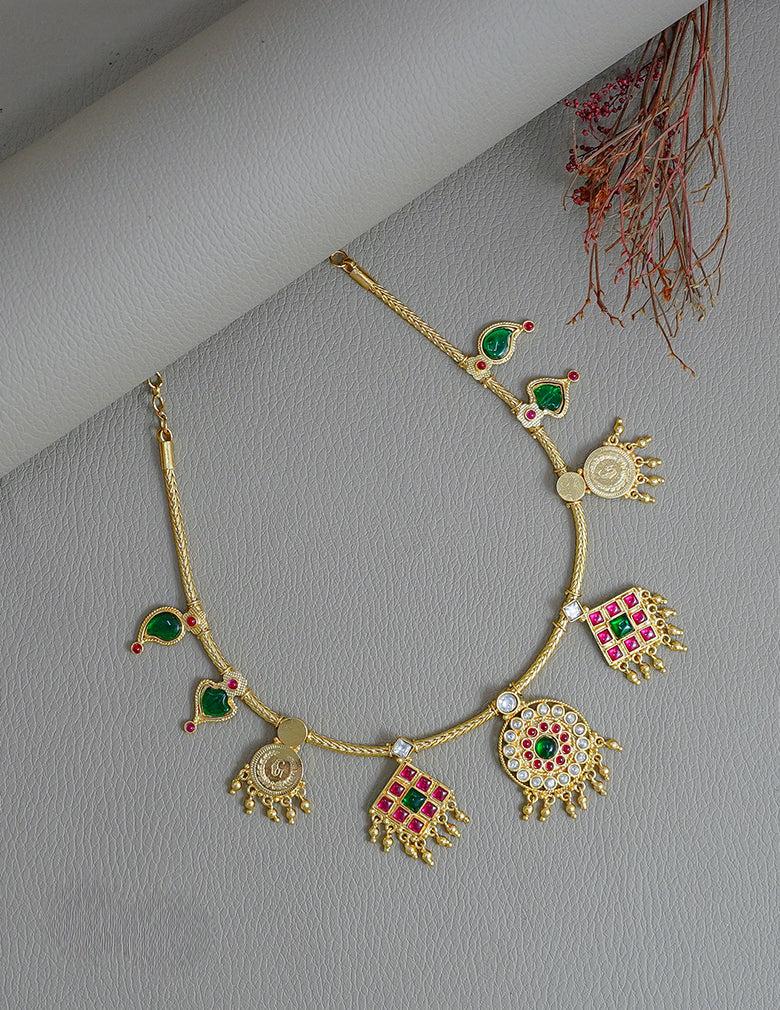 Kemp Stone Kaashu Coin & Palakka Traditional Necklace(Arya Maala)