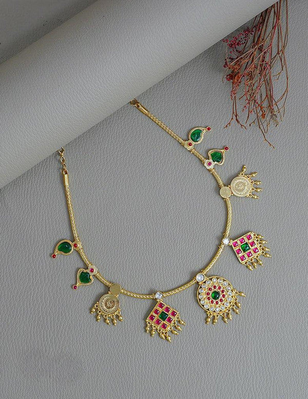 Kemp Stone Kaashu Coin & Palakka Traditional Necklace(Arya Maala)