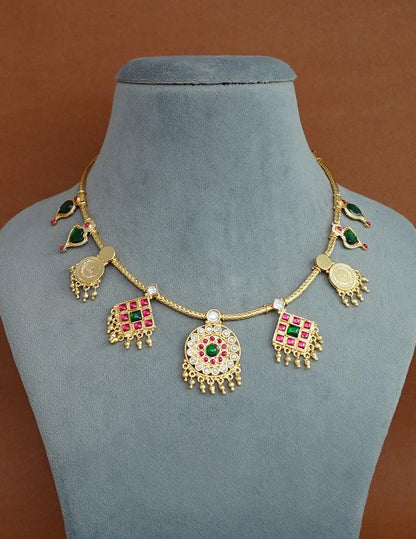 Kemp Stone Kaashu Coin & Palakka Traditional Necklace(Arya Maala)