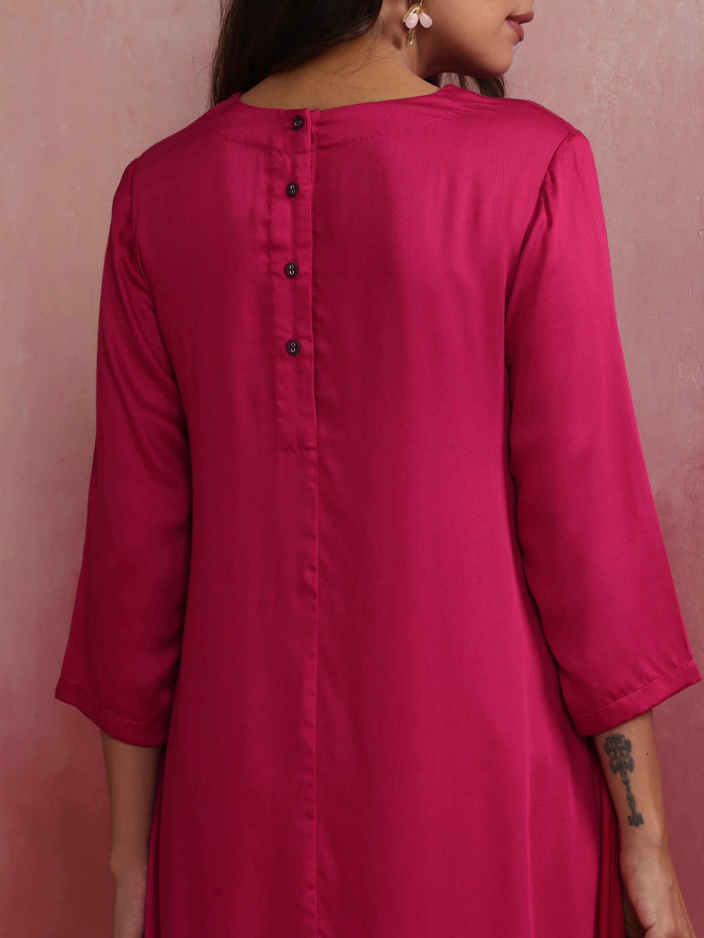 trueBrowns Magenta Highlow Modal Kurta Set