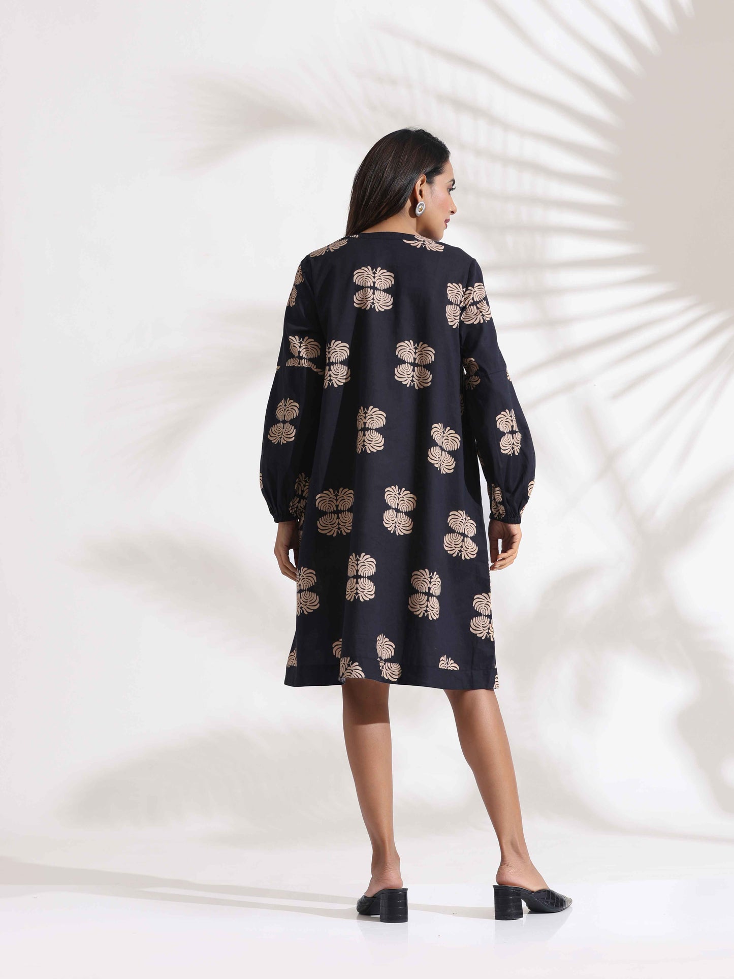trueBrowns Black Cotton Print Short Dress