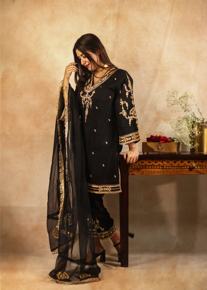 trueBrowns Black Embroidered Straight Kurta Pant Dupatta Set