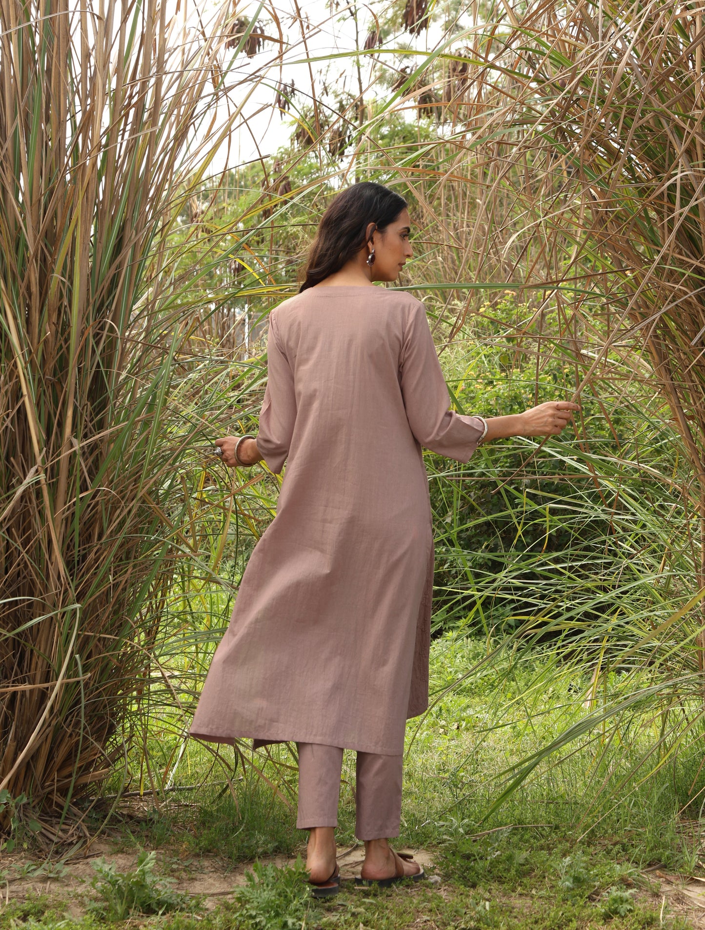 trueBrowns Pink Cotton Embroidered Kurta Set
