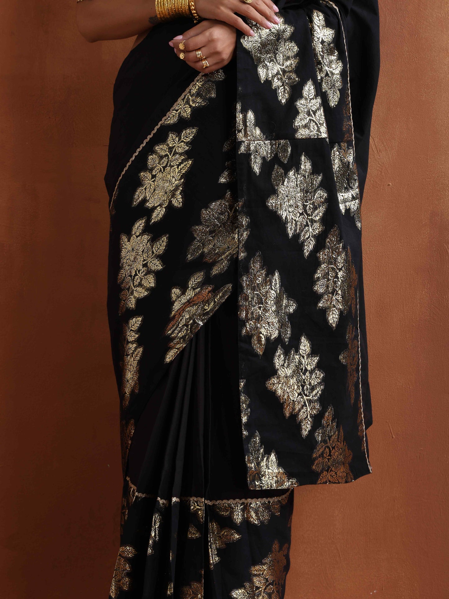 trueBrowns Black Metallic Ready To Wear Saree