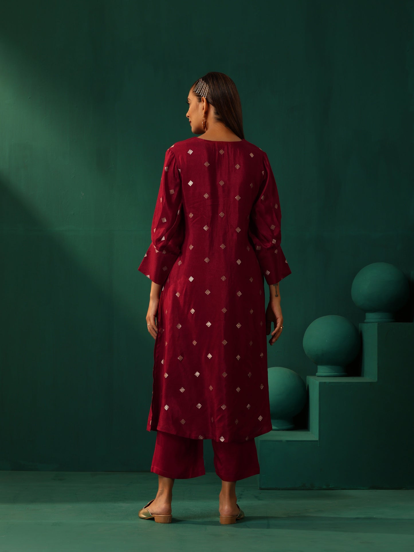 trueBrowns Maroon Diamond Viscose Silk Puff Sleeve Kurta Pant Set