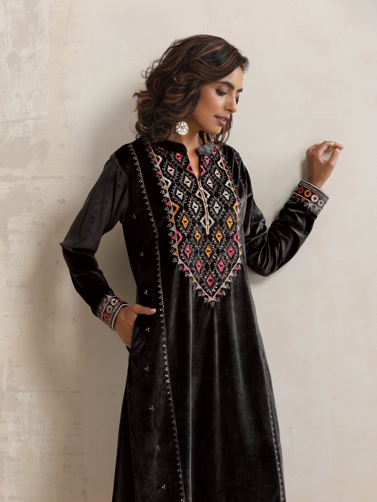 trueBrowns Black Velvet Geometric Embroidered Kurta Pant Dupatta Set