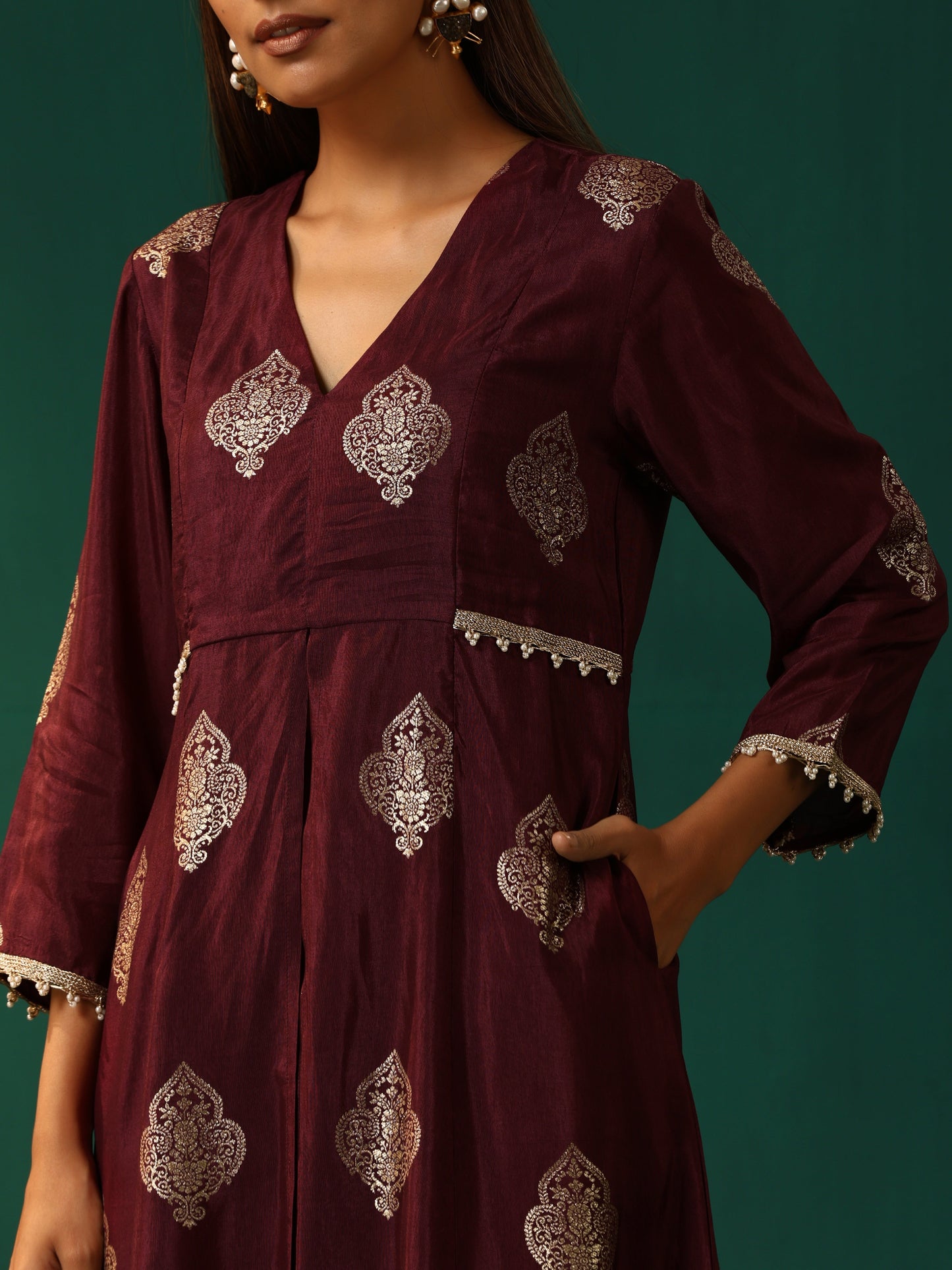 trueBrowns Wine Geometric Viscose Silk V-Neck Front Slit Kurta Pant Set