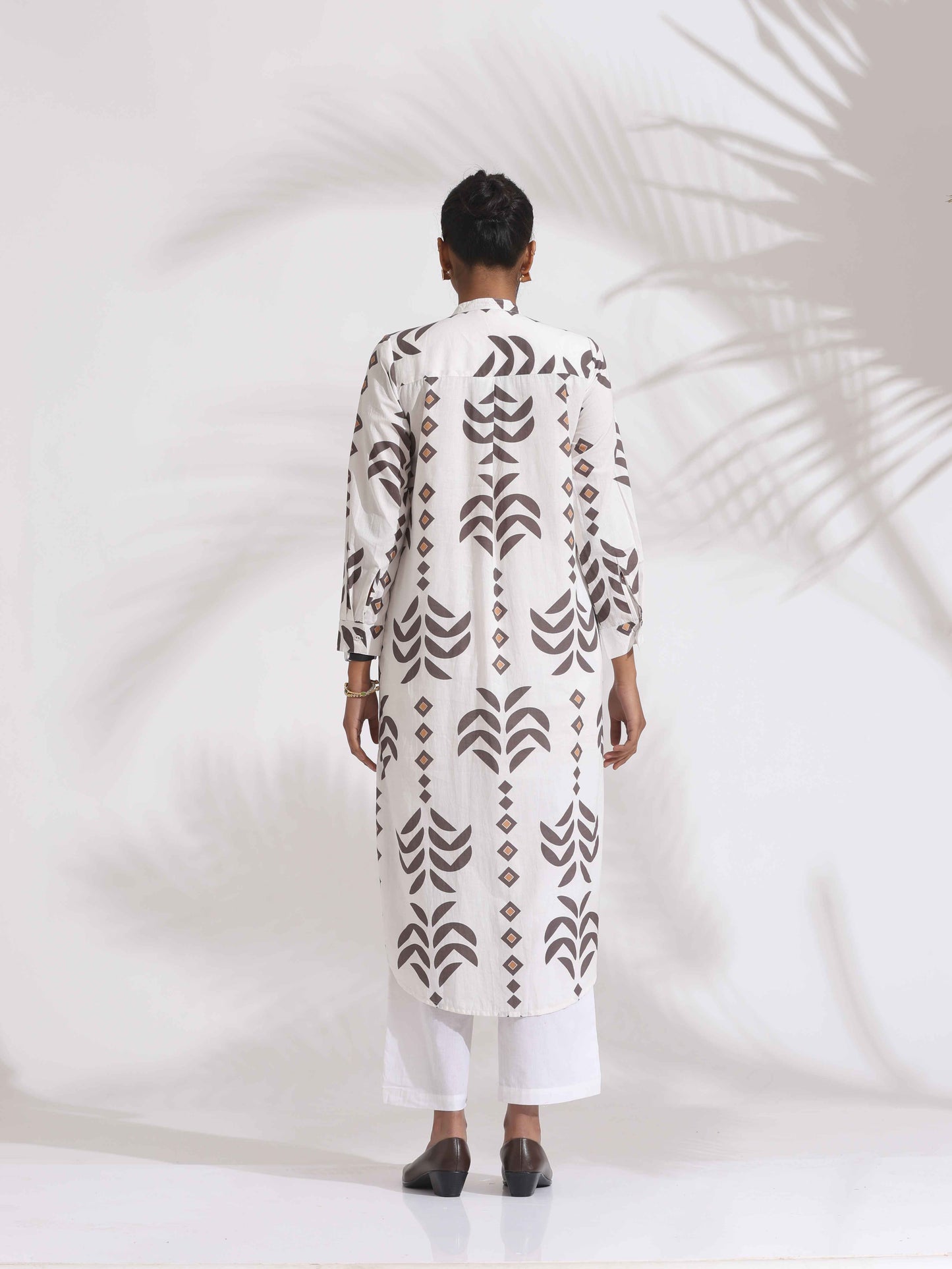 trueBrowns White Cotton Stripe Print Pleated Kurta Set