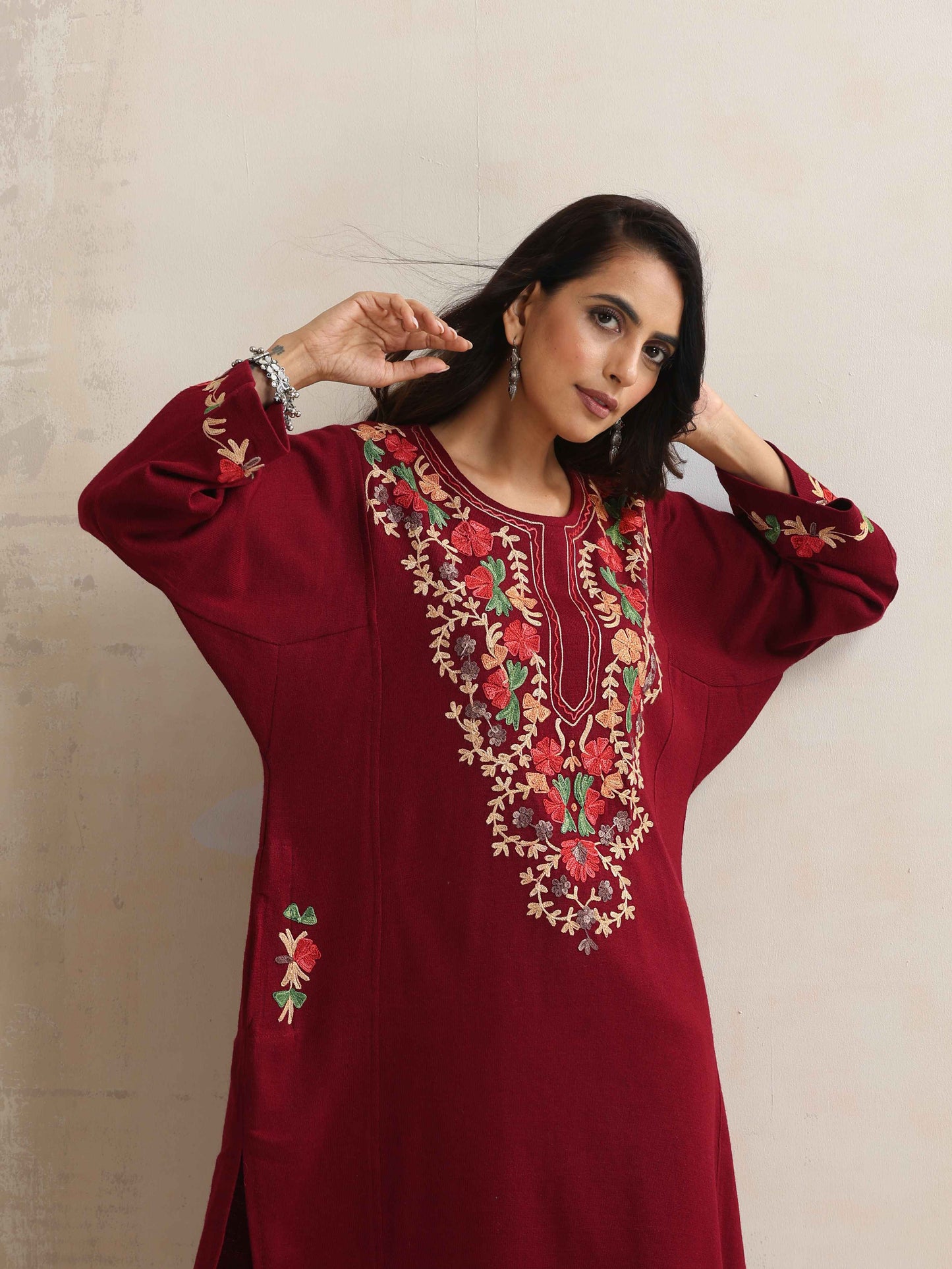 trueBrowns Maroon Kashmiri Embroidered Woollen Phiran Kurta