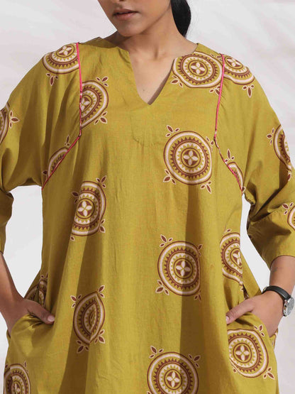 trueBrowns Green Cotton Print Kimono Sleeves Kurta Co-ord Set