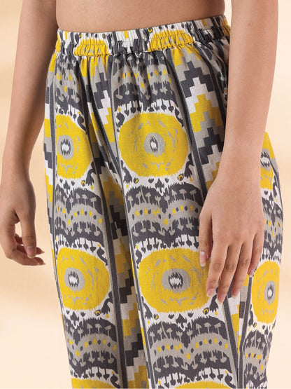 trueBrowns Yellow Cotton Ikat Sleeveless Kurta Pant Set