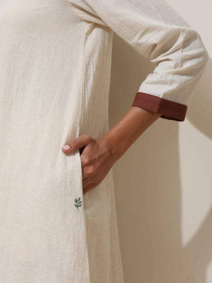 trueBrowns Off white Cotton Linen Kurta Pant Set