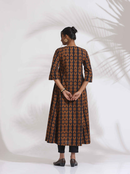 trueBrowns Black Cotton Print Pleated Flared Kurta Set