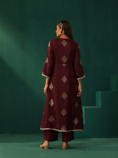 trueBrowns Wine Geometric Viscose Silk V-Neck Front Slit Kurta Pant Set