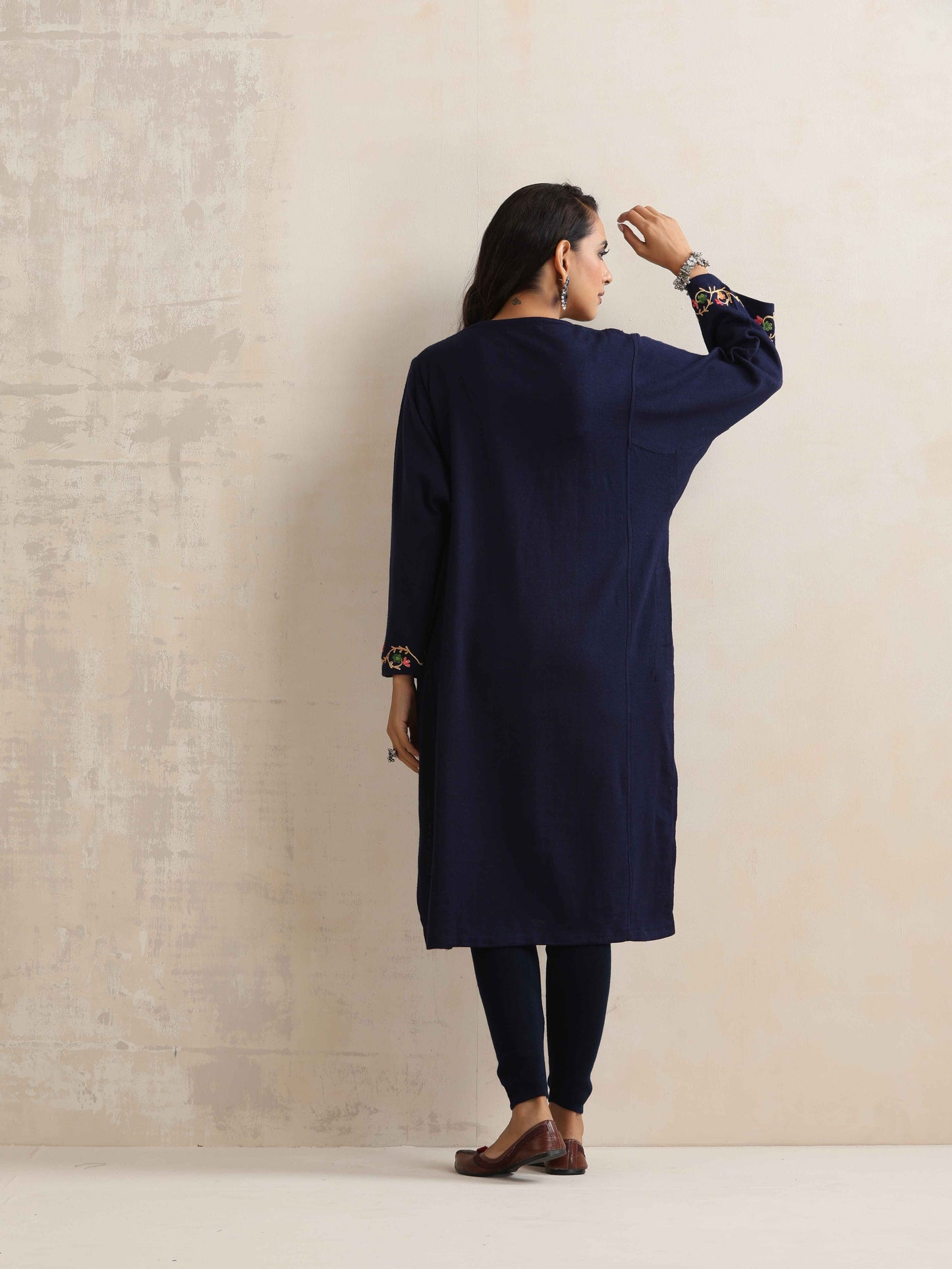 trueBrowns Blue Floral Embroidered Woollen Phiran Kurta