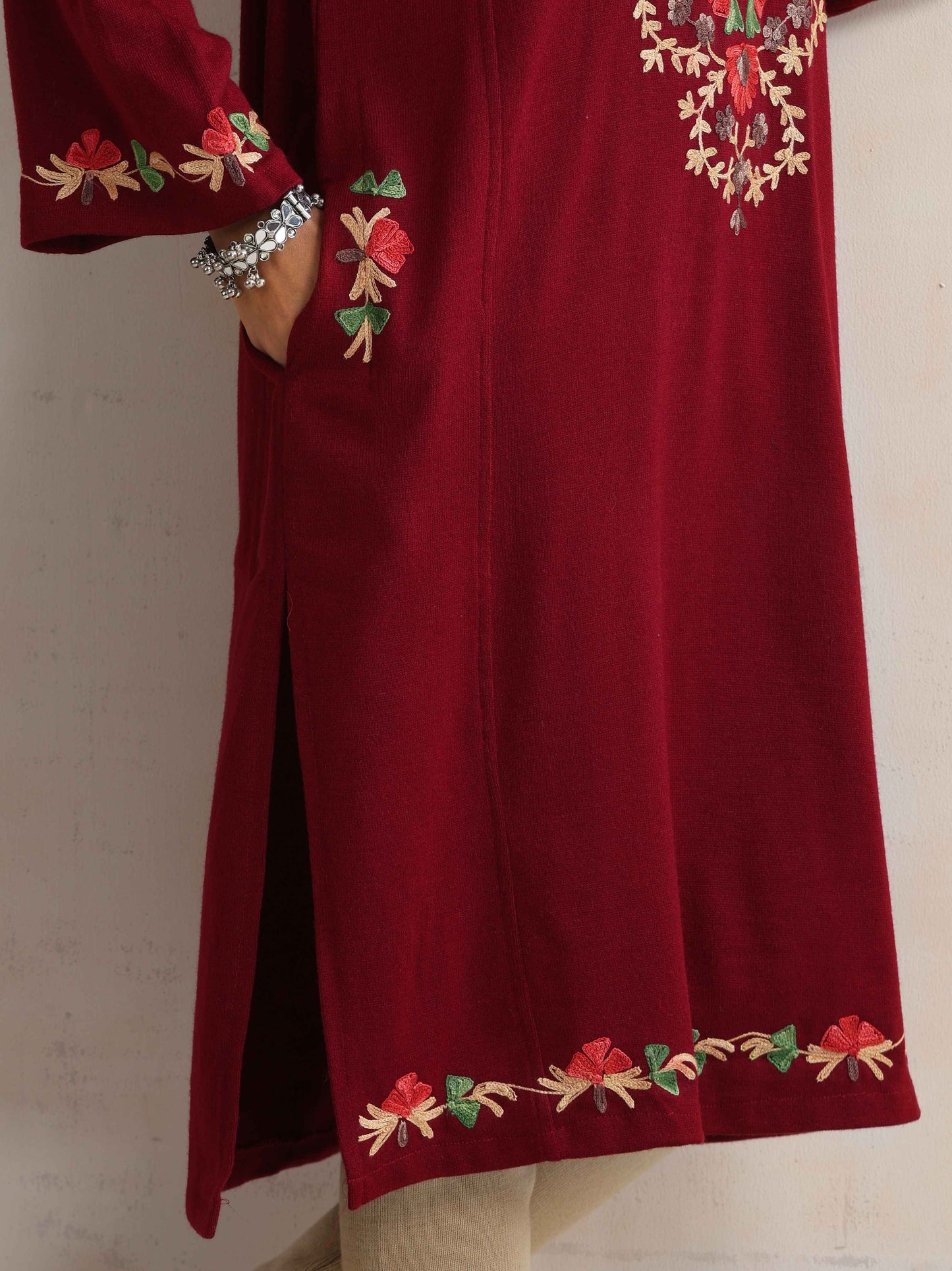 trueBrowns Maroon Kashmiri Embroidered Woollen Phiran Kurta