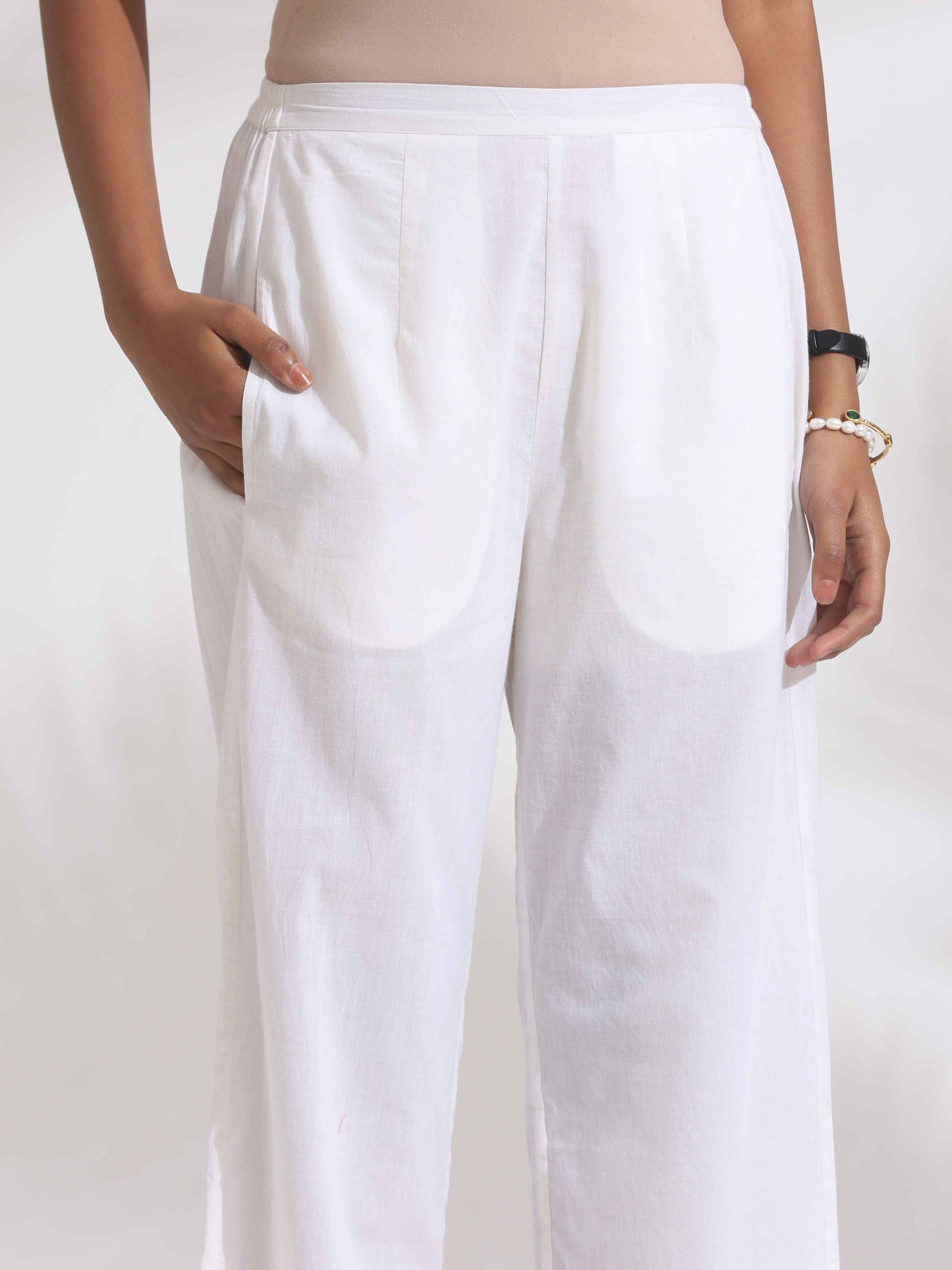 trueBrowns White Cotton Stripe Print Pleated Kurta Set