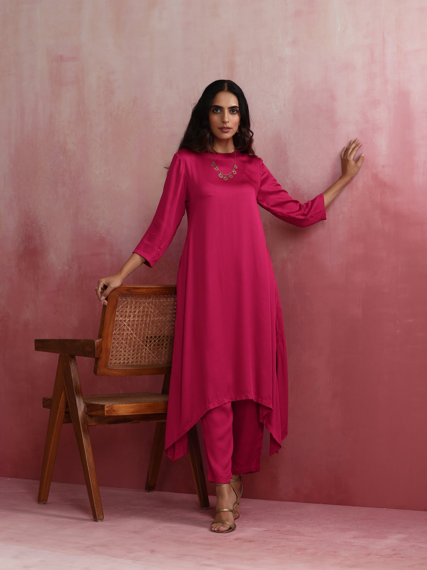 trueBrowns Magenta Highlow Modal Kurta Set