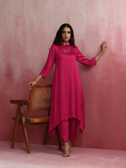 trueBrowns Magenta Highlow Modal Kurta Set