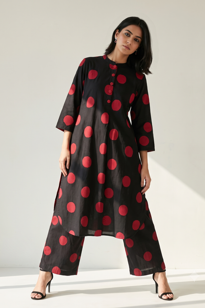 Black Red Bubble Polka Stand Collar Kurta with Round Hemline Mc