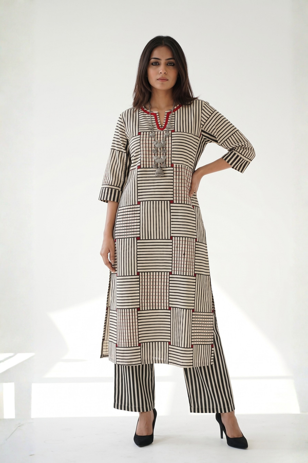 Lattice Carnation Cotton Long Kurta Top With Side Twist